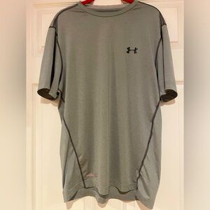 🔴3/$10🔴Under Armour Heat Gear large form fitting shirt
